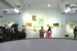 “触摸”绘画展 — 自闭症儿童表达自己心声的平台