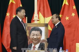 越南政府总理阮春福会见中共中央总书记、国家主席习近平