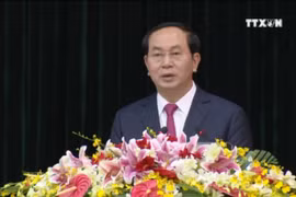 越南国家主席陈大光向胡志明市武装力量拜年