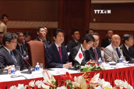 越南政府总理同日本首相共同主持越日企业家座谈会