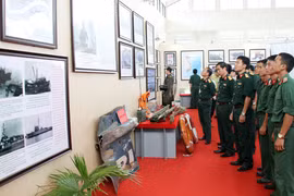 黄沙、长沙图片展有助于增强人民对岛屿主权的认识