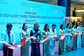 ”反对越南战争的浪潮“展览会在胡志明市举行（组图）