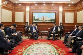 胡志明市领导会见韩国国会副秘书长
