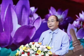 继续建设和扩大先进模范的覆盖面和影响力