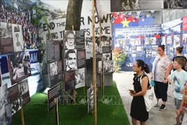 “和平日记”专题展览在河内火炉监狱遗迹区进行