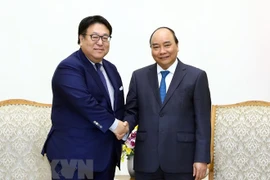 越南政府总理阮春福会见若干日本集团领导