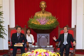 中央经济部部长阮文平会见日本国际协力银行执行董事
