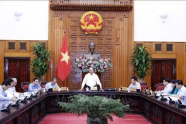 政府常务会议讨论国家重点项目资金分配方案