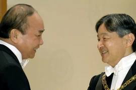 政府总理阮春福圆满结束出席日本德仁天皇即位庆典之行