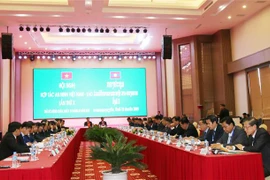 越老公安部加强合作