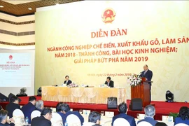 政府总理阮春福：2019年木材和林产品出口额需突破110亿美元的大关