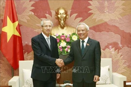 国会副主席汪周刘会见泰国最高法院代表团