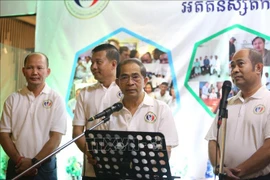 来越留学的柬埔寨往届生在柬埔寨金边举行见面会