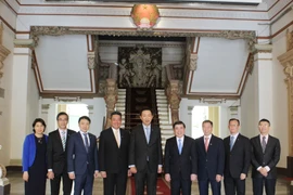 新加坡吉宝集团有意同胡志明市建立长期伙伴关系