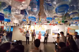  “请少排放垃圾”陈列展览鼓励人民力行环保