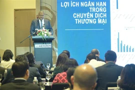 如何推进胡志明市发展成为地区和国际金融中心？