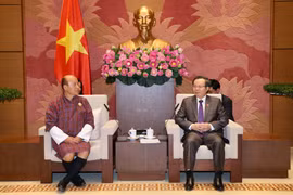 越南国会副主席冯国显会见不丹审计署审计长切细·克桑