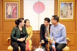 越南国会主席阮氏金银访问泰国乌隆府