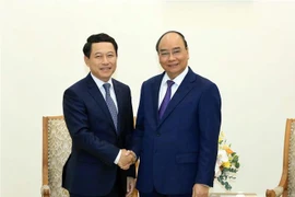 越南总理阮春福会见老挝外交部长沙伦赛