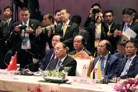 越南政府总理阮春福出席第22次东盟与中日韩领导人会议