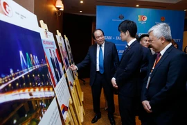 “东盟-日本关系45周年”图片展在河内开幕