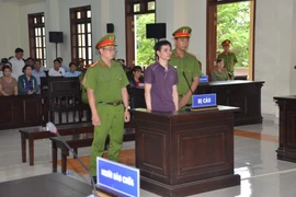 在社交网上传播诋毁污蔑党和国家信息的犯罪嫌疑人被判处6年徒刑