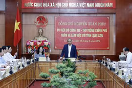 越南政府总理阮春福同谅山省主要领导举行工作座谈会