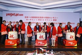 阮春福出席越南飞往日本两条直达航线开通仪式