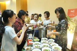 东盟美食义卖活动在印度尼西亚举行