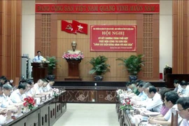 越南海警助力渔民靠海谋生