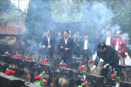 北部边界保卫战40周年：原国家主席张晋创走访慰问渭川县清水阵线有功人员