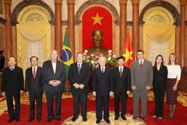 越共中央总书记、国家主席阮富仲会见十国新任驻越大使
