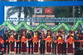 由韩国政府资助的顺化市香江上步行桥投入使用