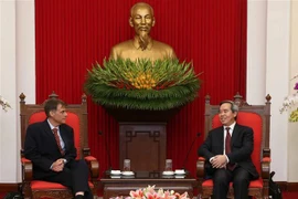 阮文平会见美国财政部长副助理部长罗伯特·卡普罗特