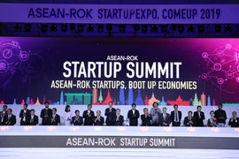 阮春福总理出席东盟与韩国创业峰会