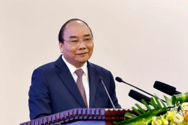 政府总理阮春福出席庆祝越南少年军校建校70周年见面会