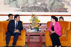 国会主席阮氏金银会见中国企业领导代表