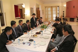 越共中央宣教部部长武文赏访问摩洛哥