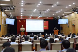 “国际新背景下的越南经济--问题和展望”专题会议在河内举行
