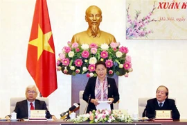 越南国会主席阮氏金银会见文艺工作者