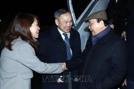 政府总理阮春福抵达瑞士苏黎世 开始出席世界经济论坛2019年会之行