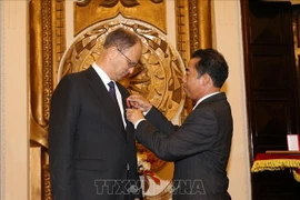 德国驻越南大使被授予友谊勋章