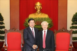 越共中央总书记、国家主席阮富仲会见老挝政府总理通伦·西苏里