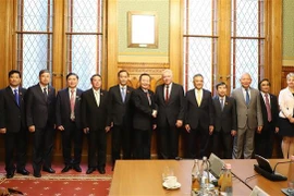 越南国会副主席冯国显对匈牙利进行工作访问