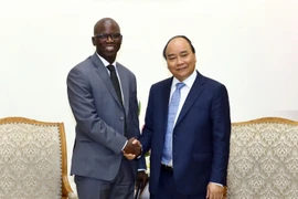 阮春福总理会见世行驻越首席代表奥斯曼·迪奥