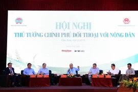 越南政府总理阮春福第二次同农民进行对话