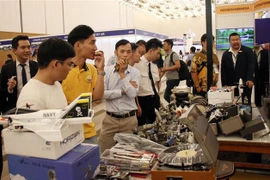 越南首次举行国际航空航天技术及设备展览会