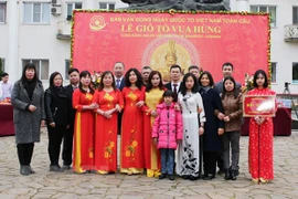 旅居哈尔科夫省越南人举行2019年雄王国祖祭祖仪式