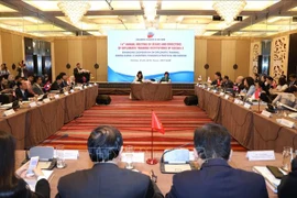 阮月娥大使：越南外交人员应适应数字时代背景下的挑战和机遇
