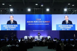 阮春福总理在东盟—韩国商界CEO峰会上发言